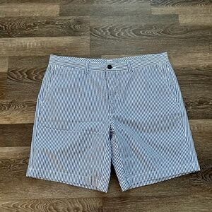 Men’s seersucker shorts 9” inseam JCPenney Size 38 Summer Flat Front
